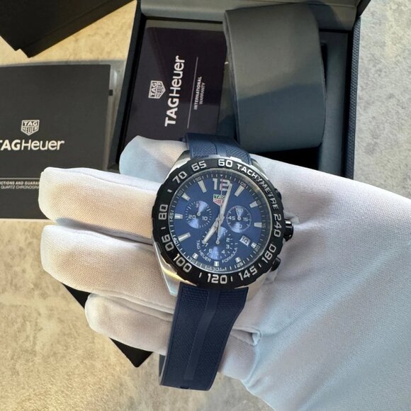 Authentic TAG Heuer Formula 1 Chronograph Quartz Blue Rubber Watch - Picture 2 of 11